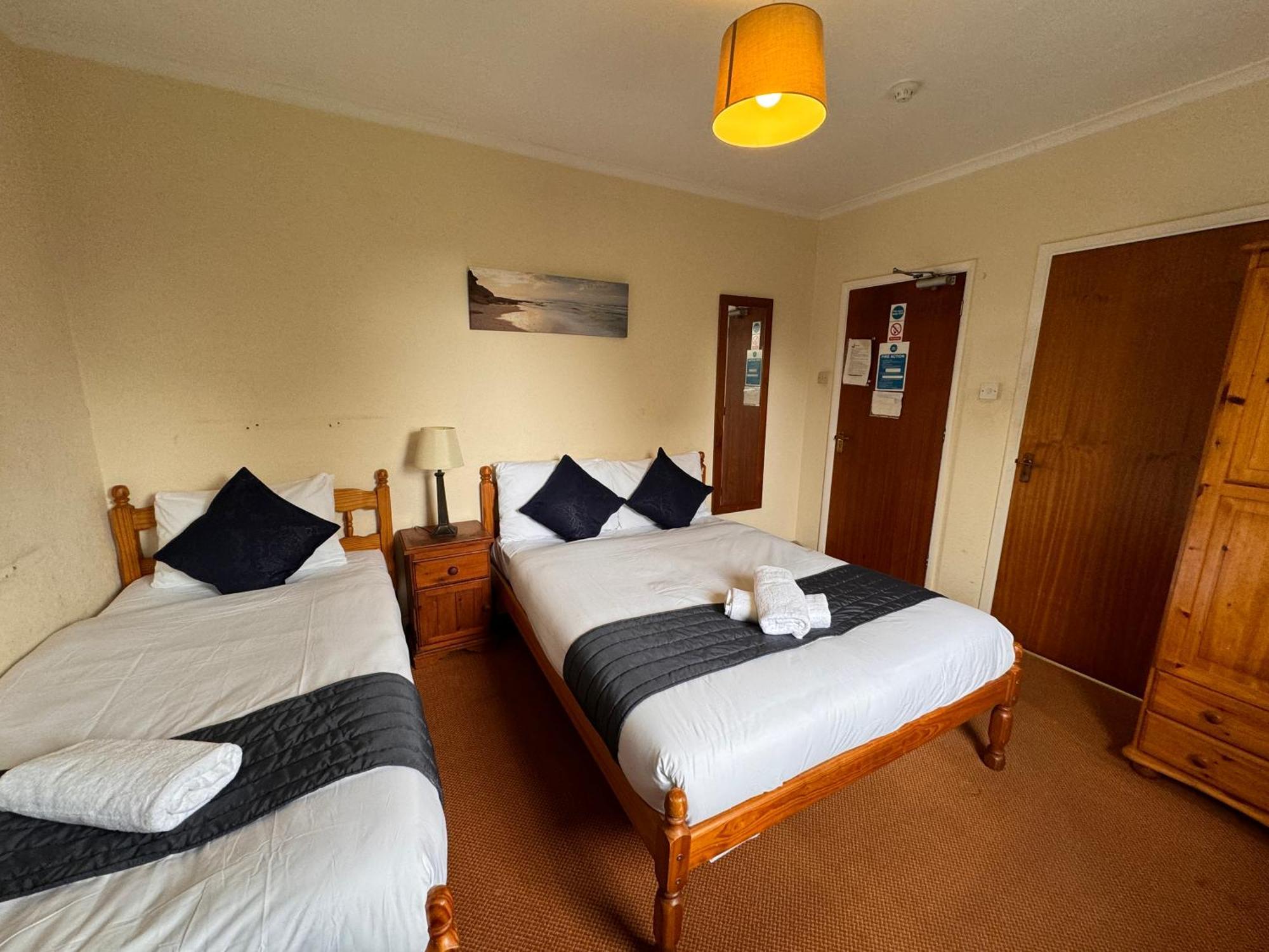 High Trees Guest House Gatwick Horley Eksteriør billede