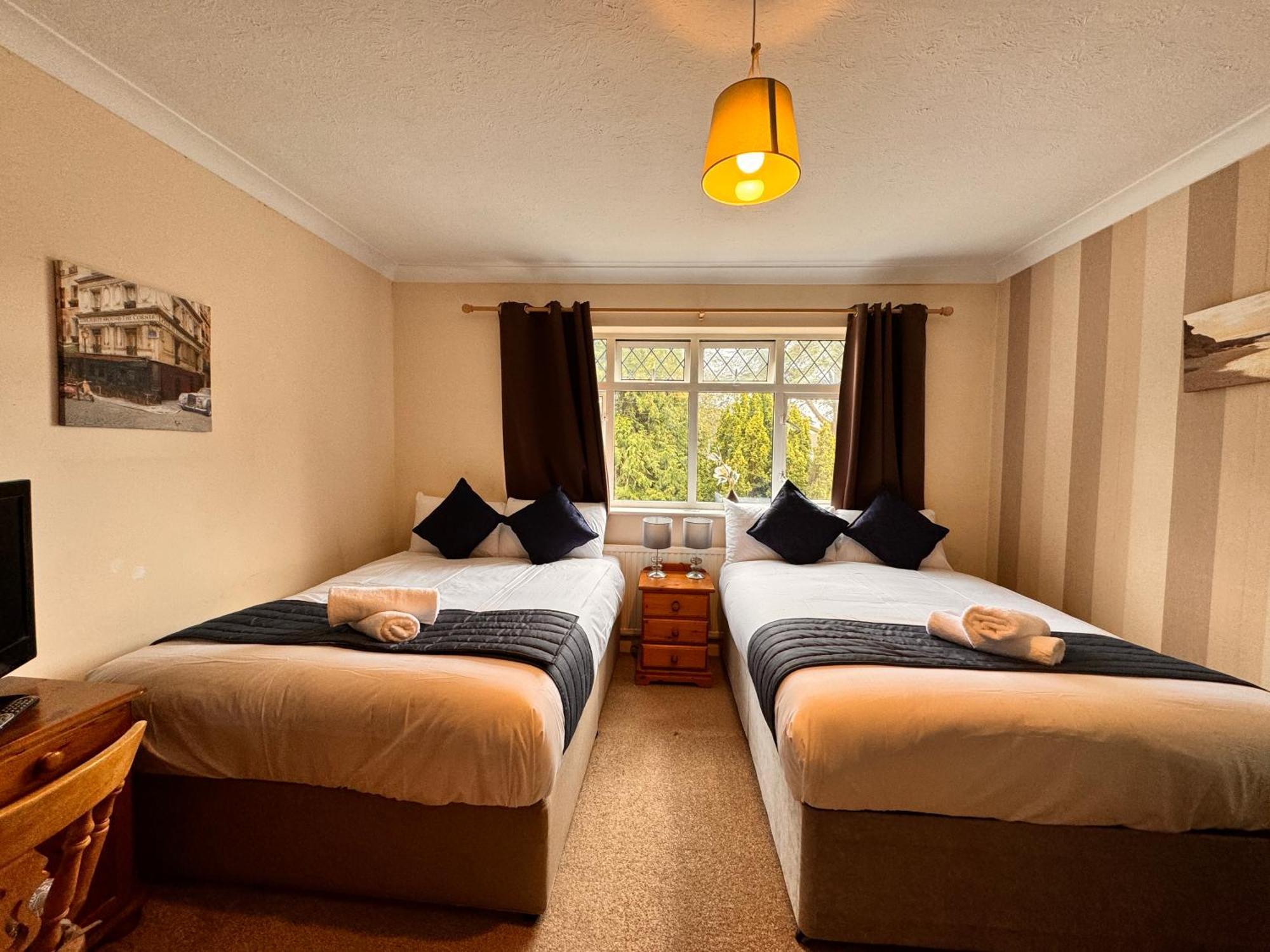 High Trees Guest House Gatwick Horley Eksteriør billede