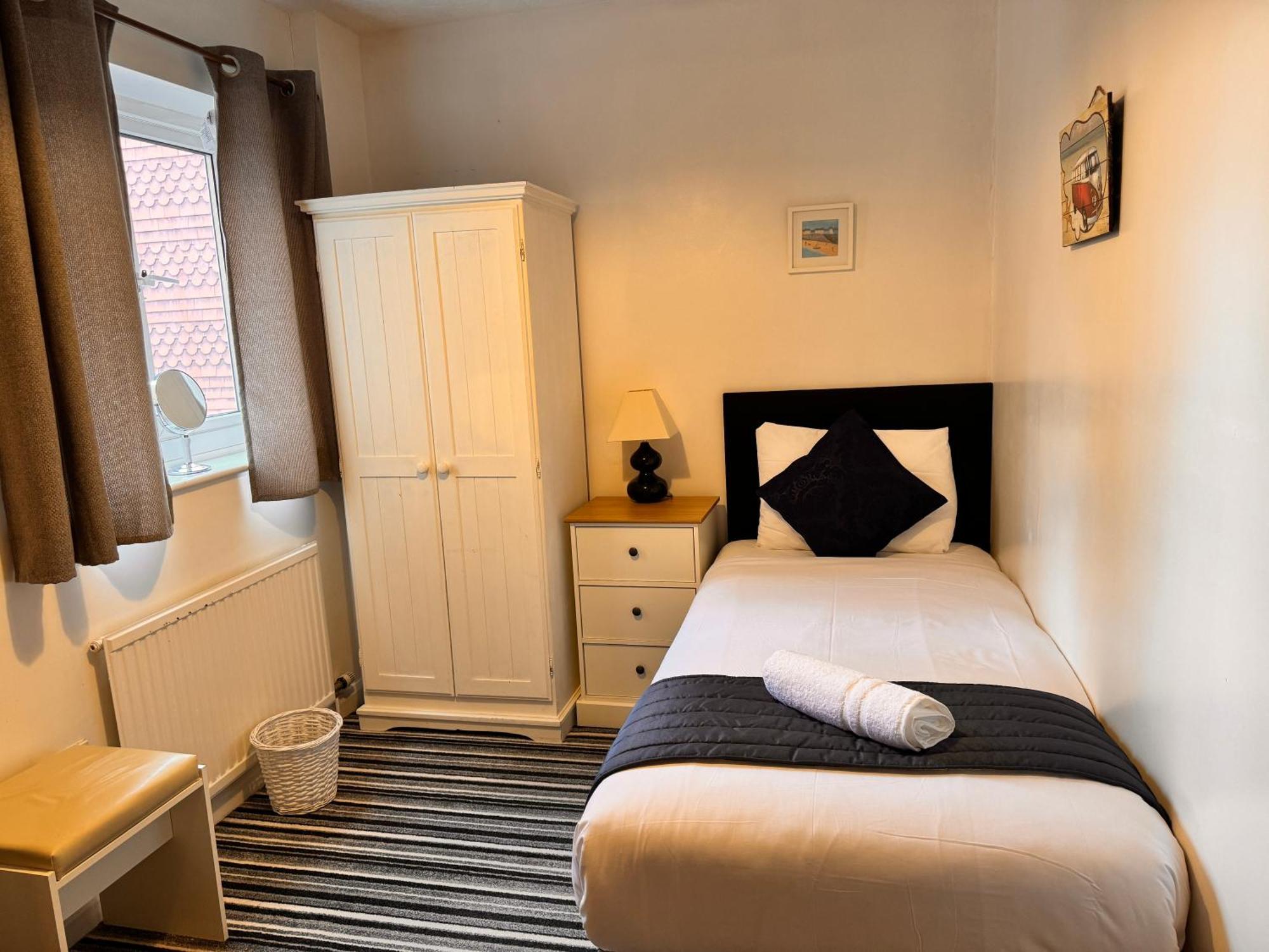 High Trees Guest House Gatwick Horley Eksteriør billede