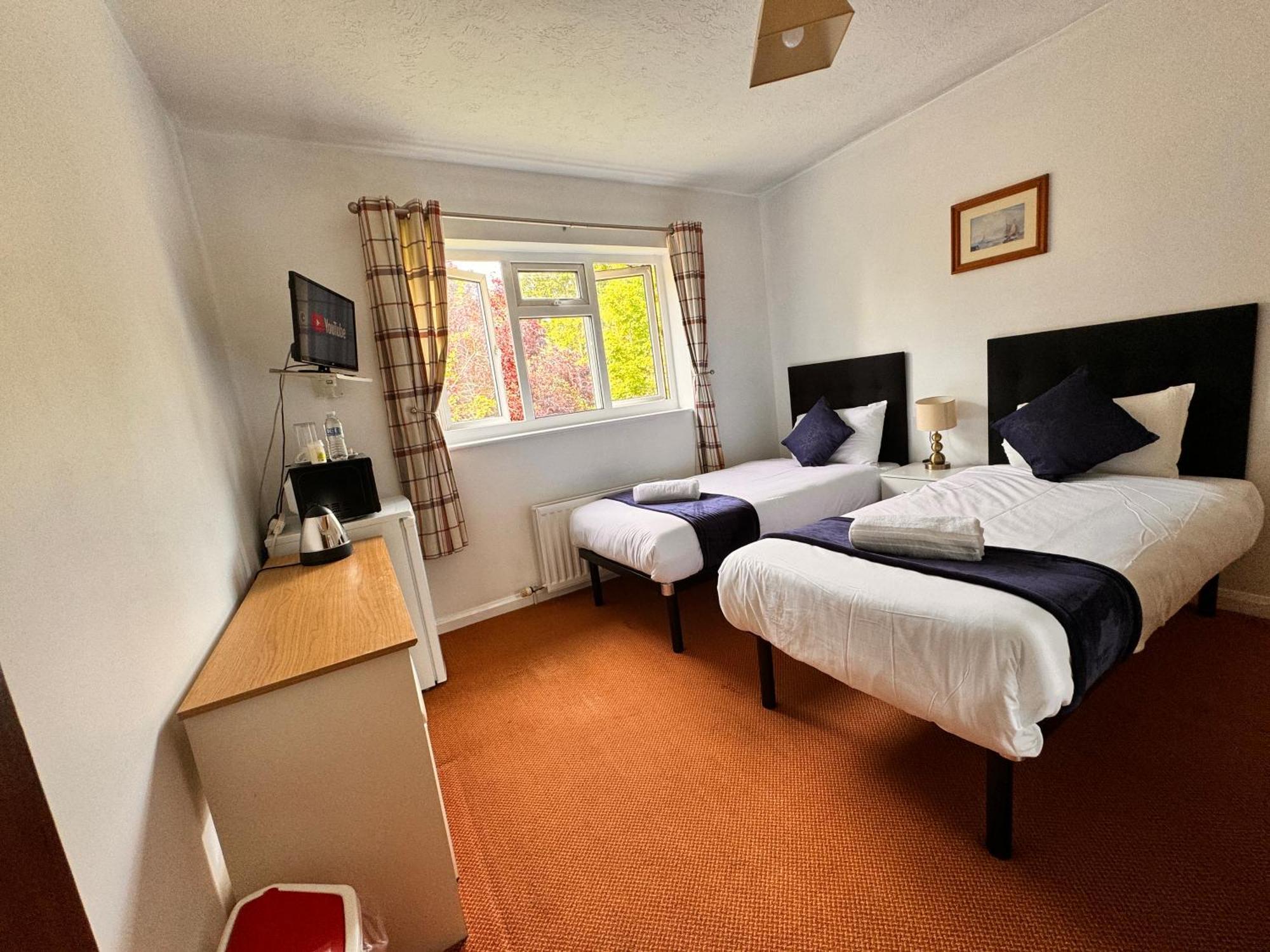 High Trees Guest House Gatwick Horley Eksteriør billede