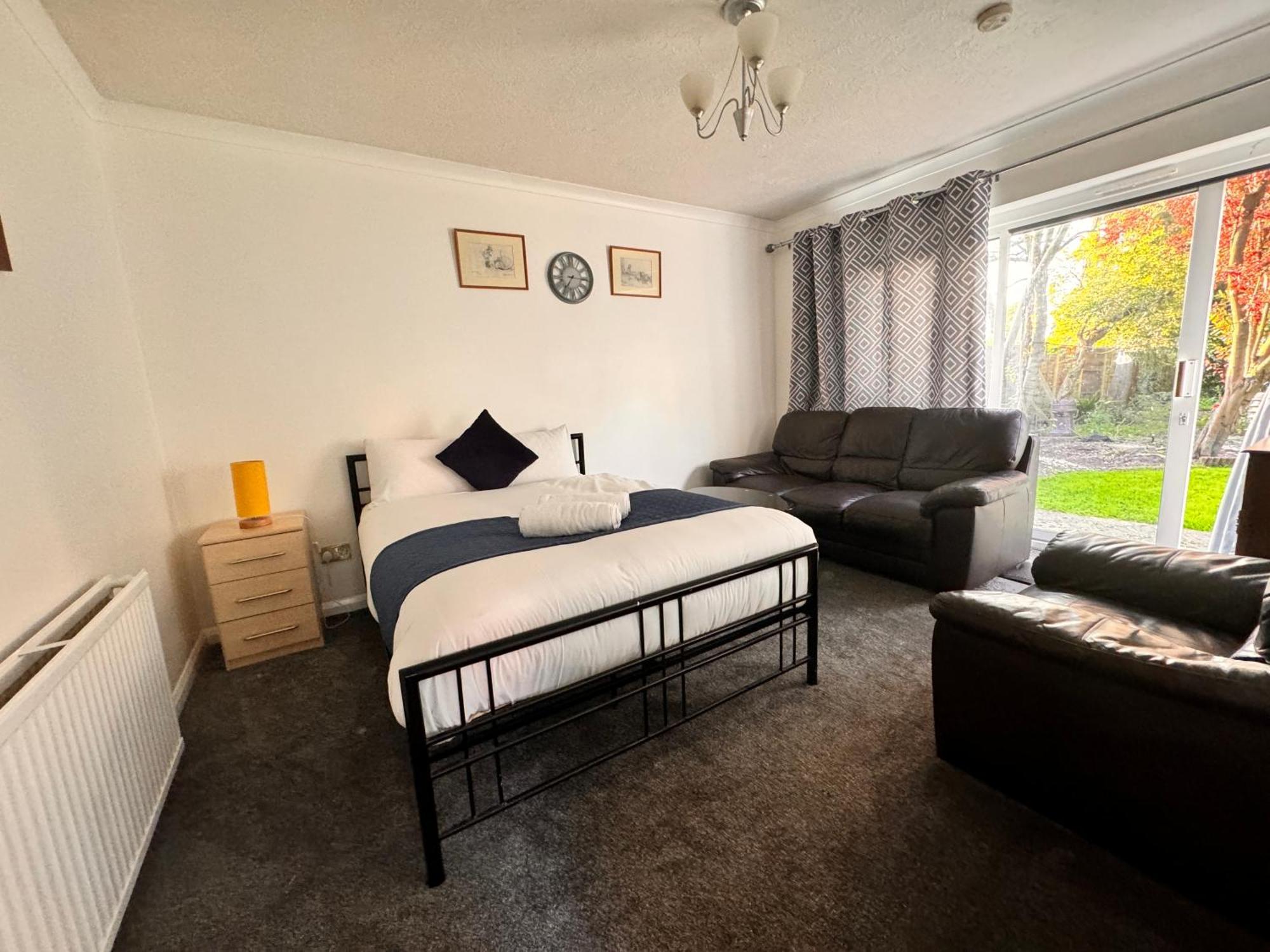 High Trees Guest House Gatwick Horley Eksteriør billede