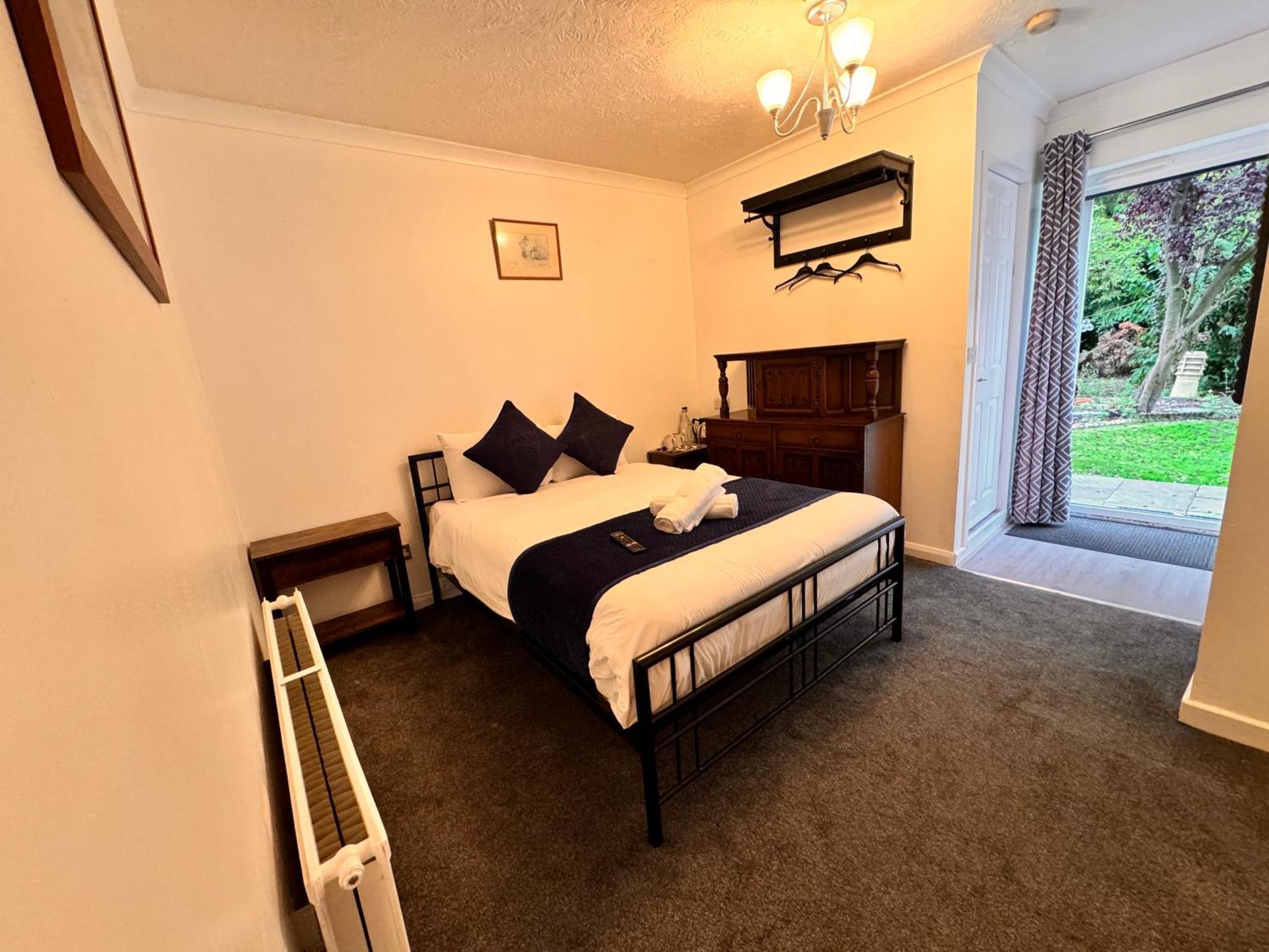 High Trees Guest House Gatwick Horley Eksteriør billede