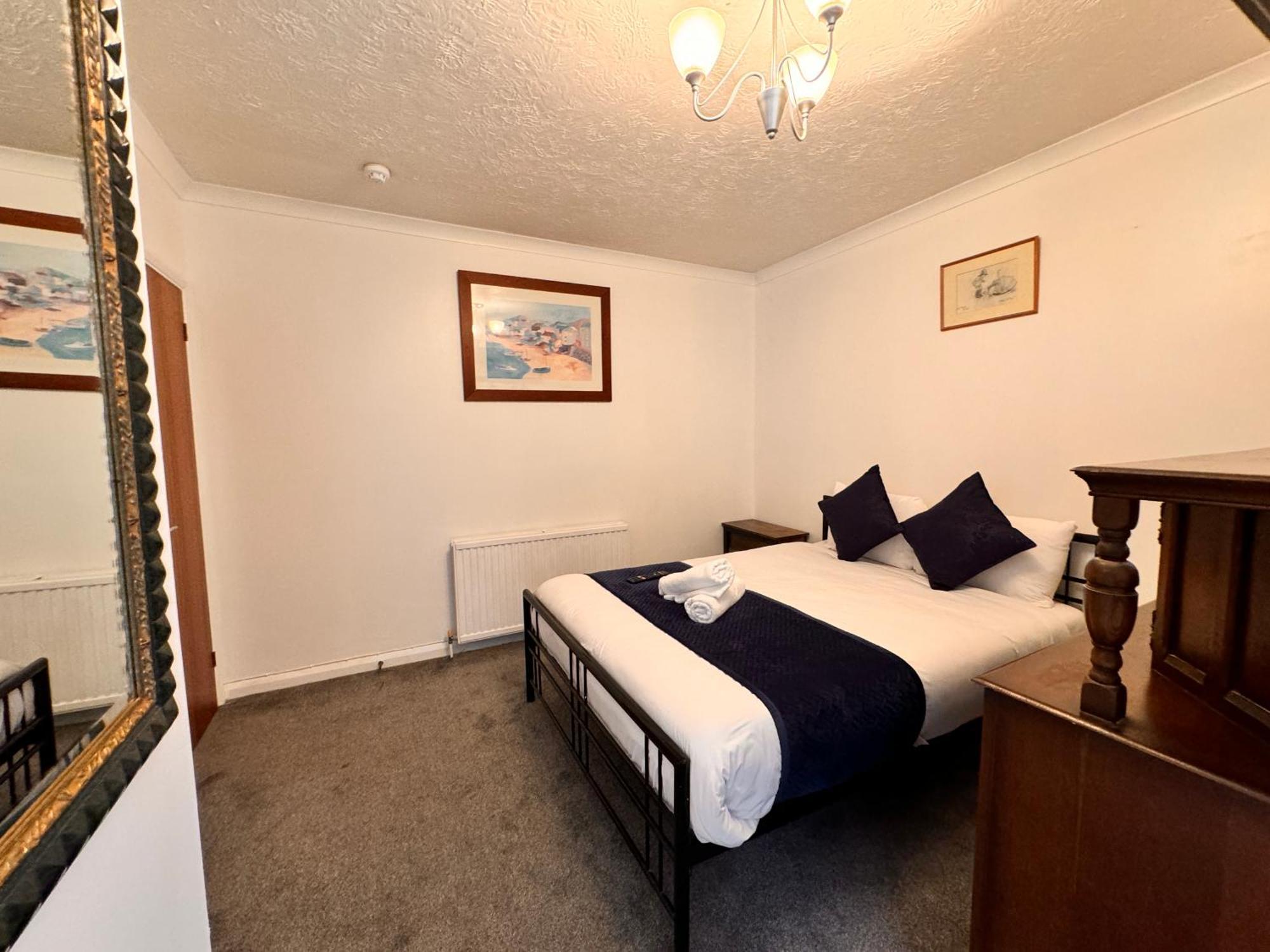 High Trees Guest House Gatwick Horley Eksteriør billede