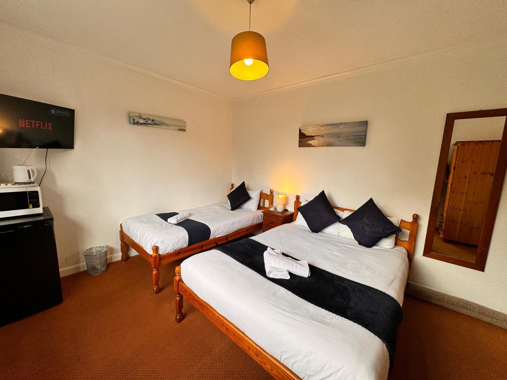 High Trees Guest House Gatwick Horley Eksteriør billede
