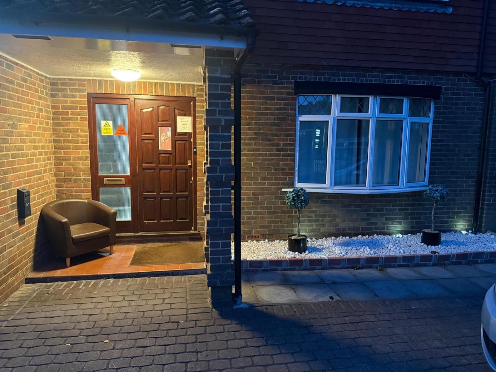 High Trees Guest House Gatwick Horley Eksteriør billede